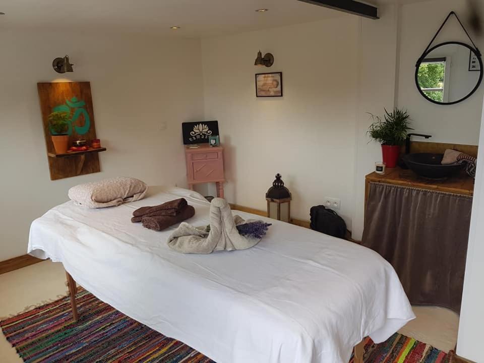 Bed and Breakfast La Belmontaise Beaumont-sur-Sarthe Экстерьер фото